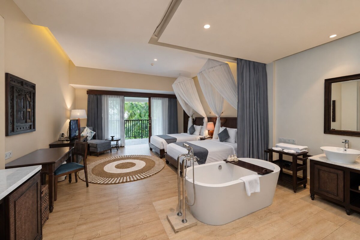 Jungle Suite with Private Balcony | Premium bedding, pillowtop beds, minibar, in-room safe