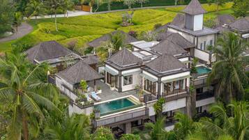 2-Bedroom Royal Sky Villa | Terrace/patio