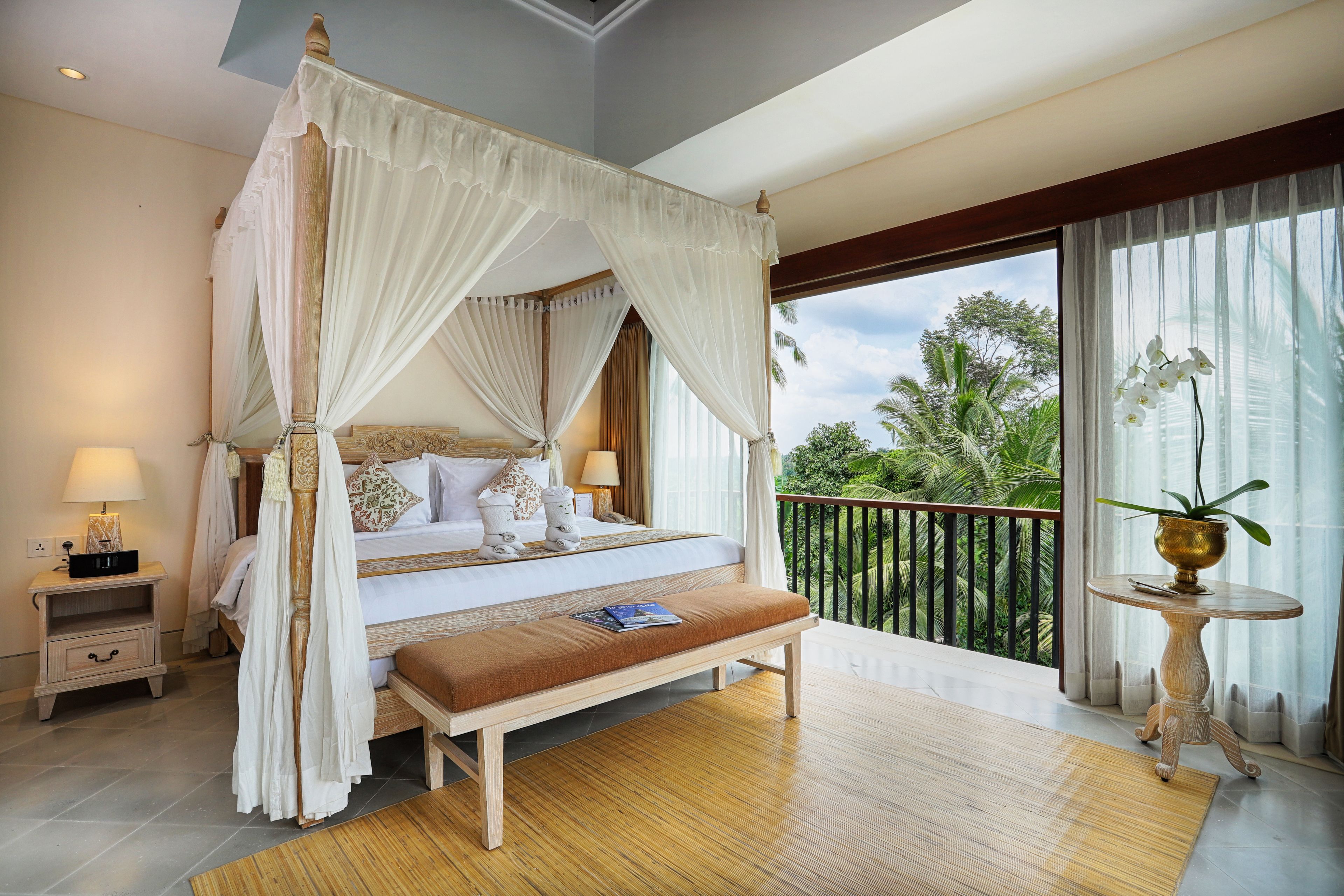 Ropa de cama de alta calidad, colchones con acolchado adicional, minibar