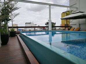 Outdoor pool, open 7:00 AM to 10:00 PM, pool loungers - Monsoon Bassac Hotel (Phnom Penh)