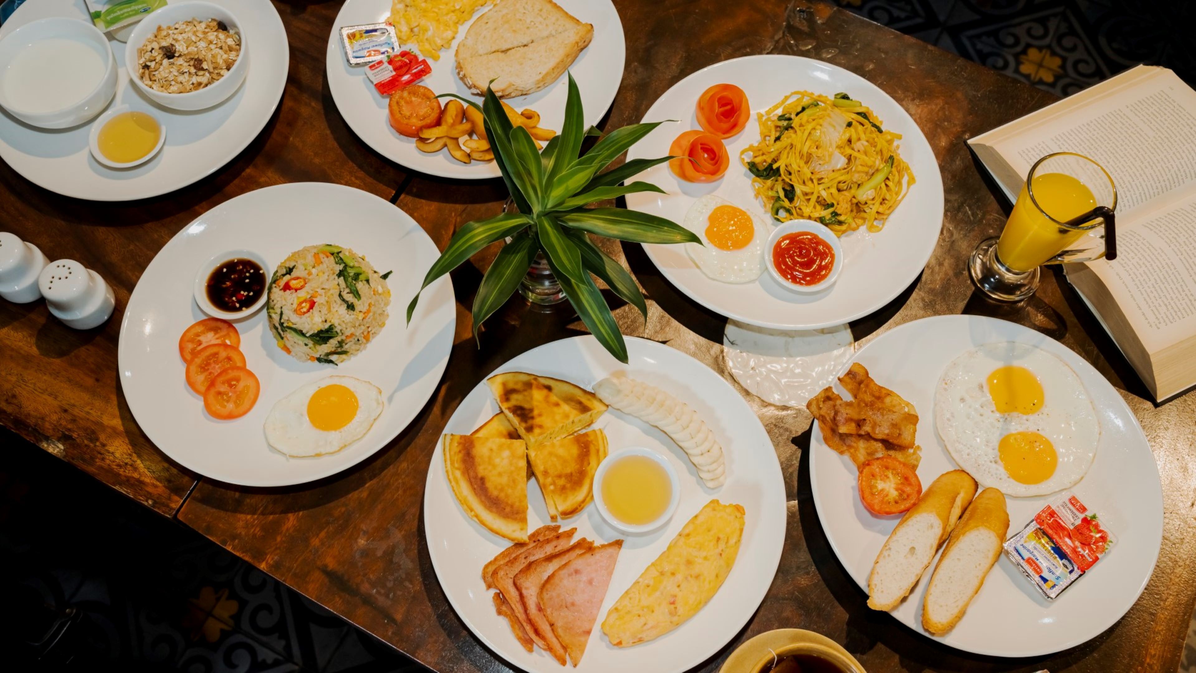 daily continental breakfast for a fee