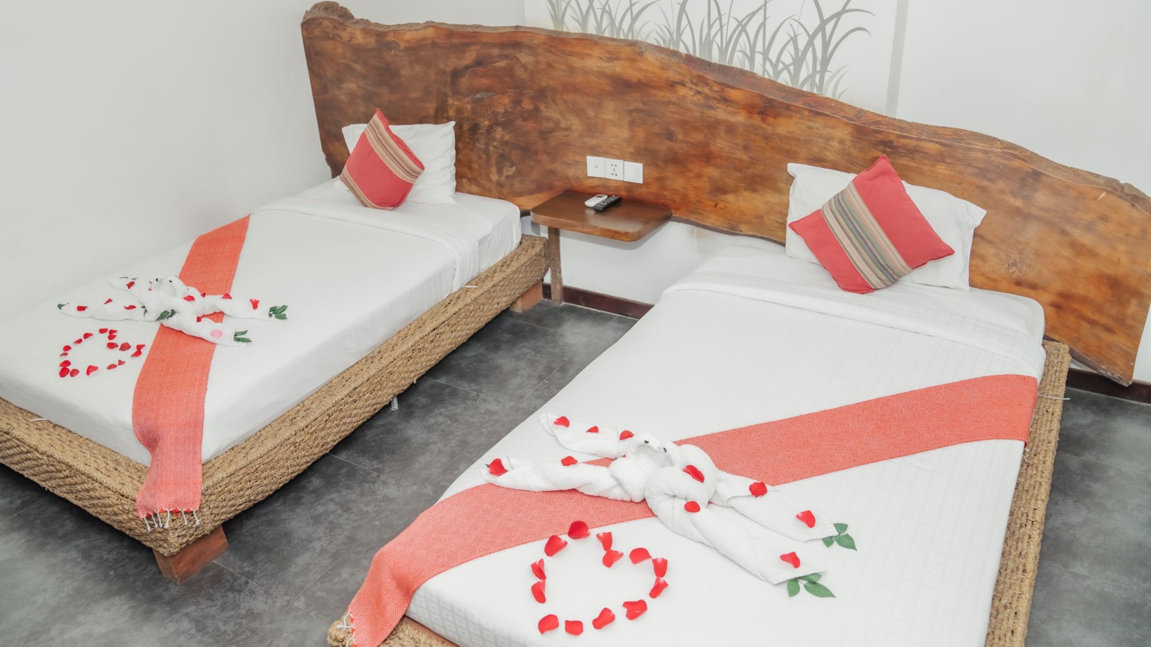 deluxe twin room, no windows | premium bedding, minibar, in-room safe, individually decorated