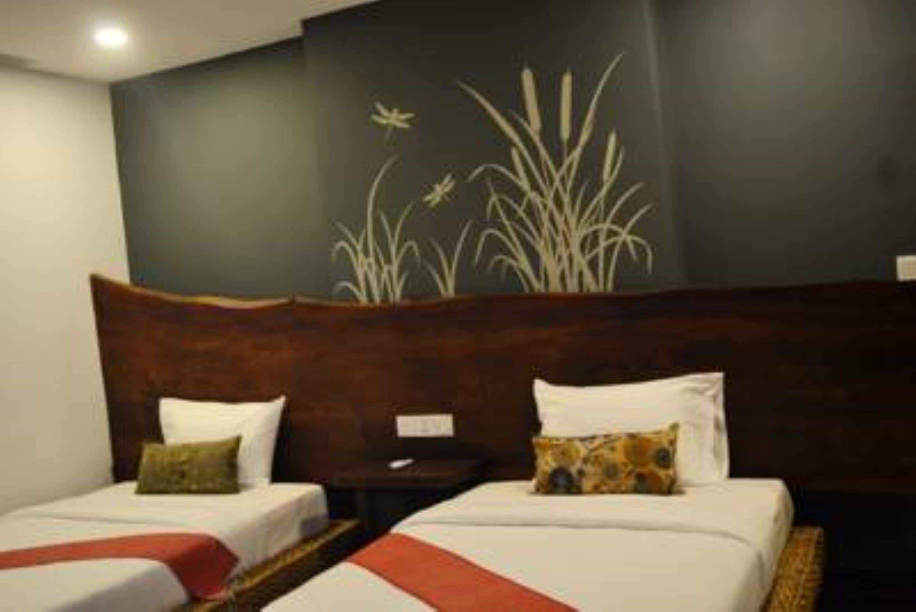 deluxe twin room, no windows | premium bedding, minibar, in-room safe, individually decorated