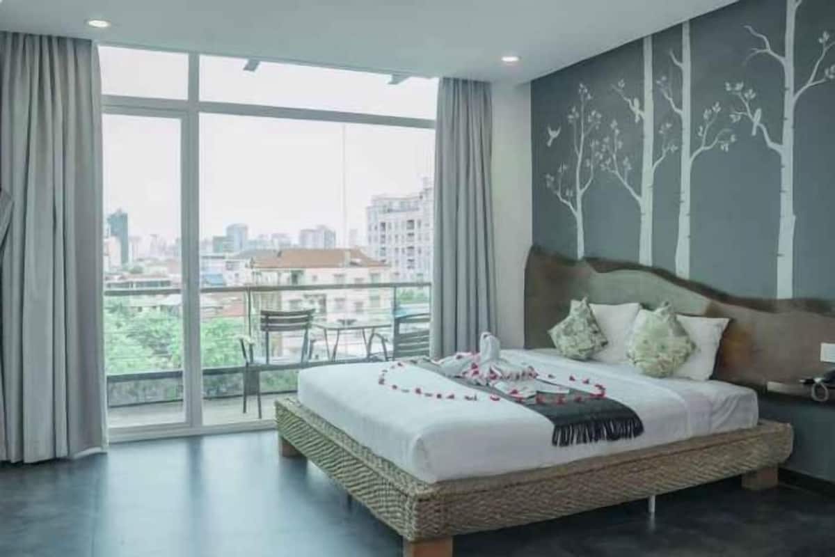 Premium bedding, minibar, in-room safe, individually decorated