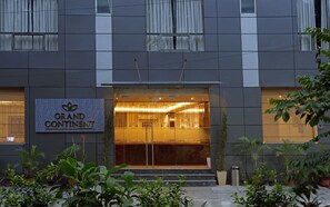 Front of property – evening/night - Grand Country Stays - Bangalore International Airport Road (Bengaluru)