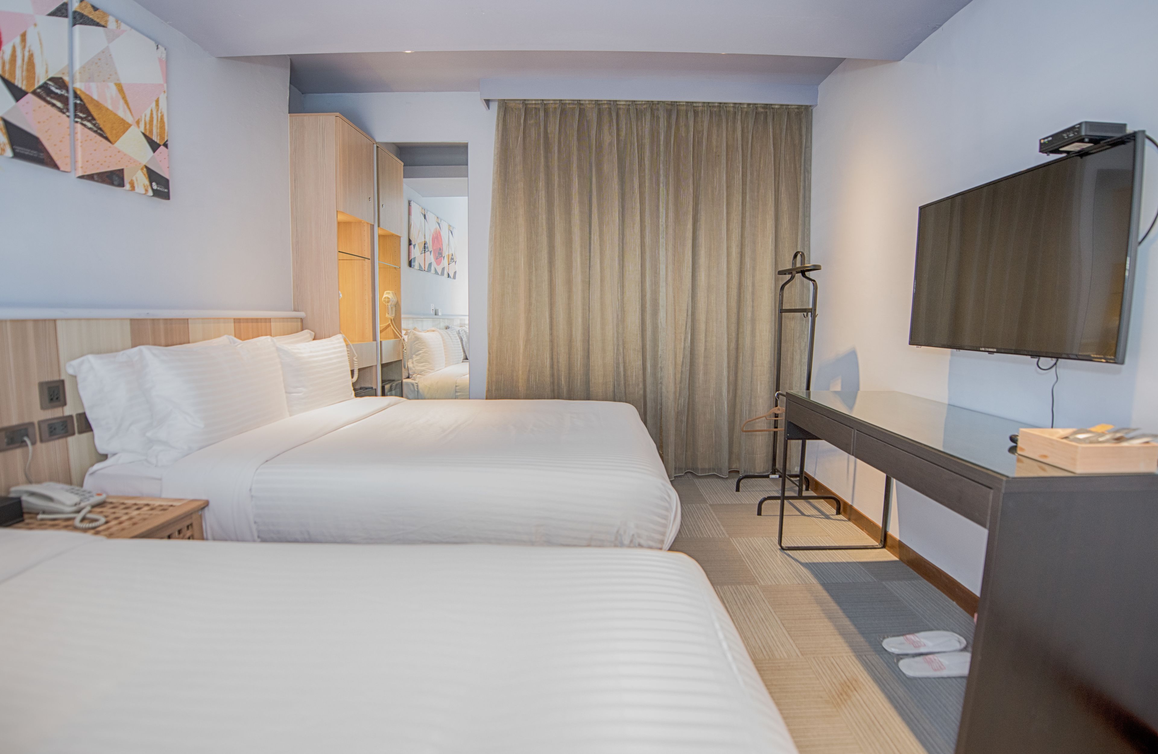 premium quadruple room, 1 bedroom, non smoking | 1 bedroom, premium bedding, down duvets, pillow-top beds