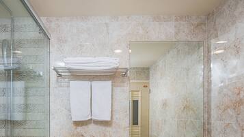 Shower, rainfall showerhead, free toiletries, hair dryer