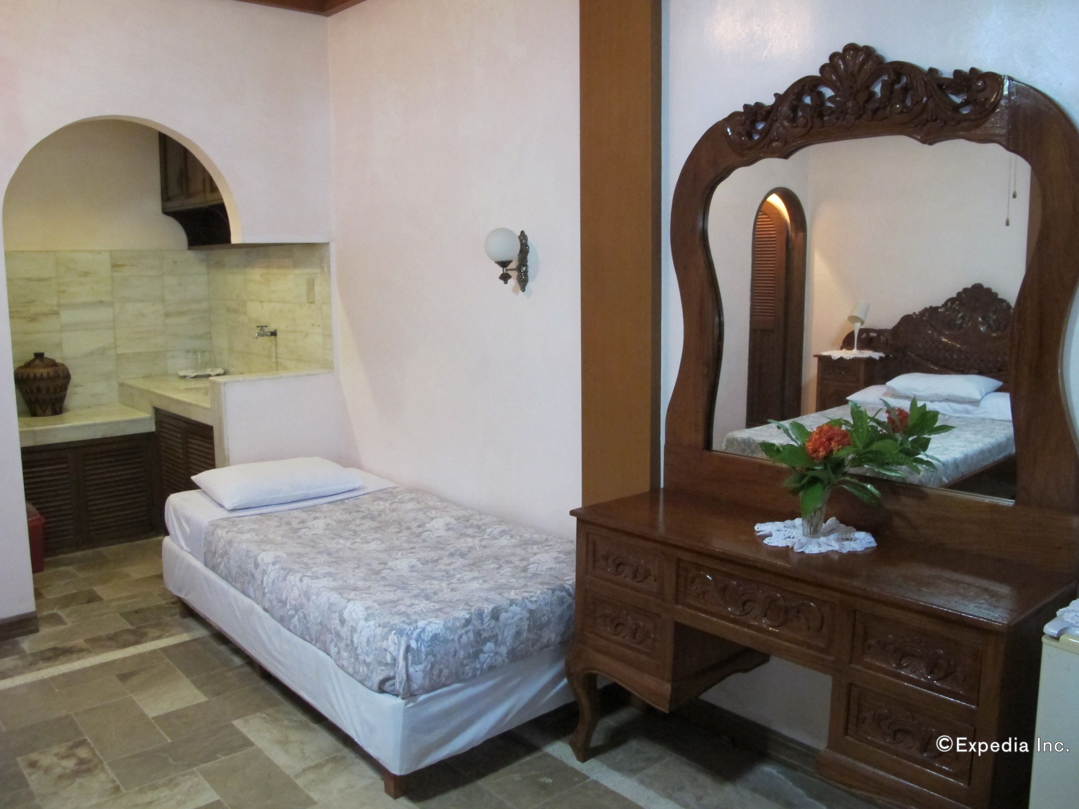 family room with side sea view | minibar, in-room safe, individually furnished, free cots/infant beds