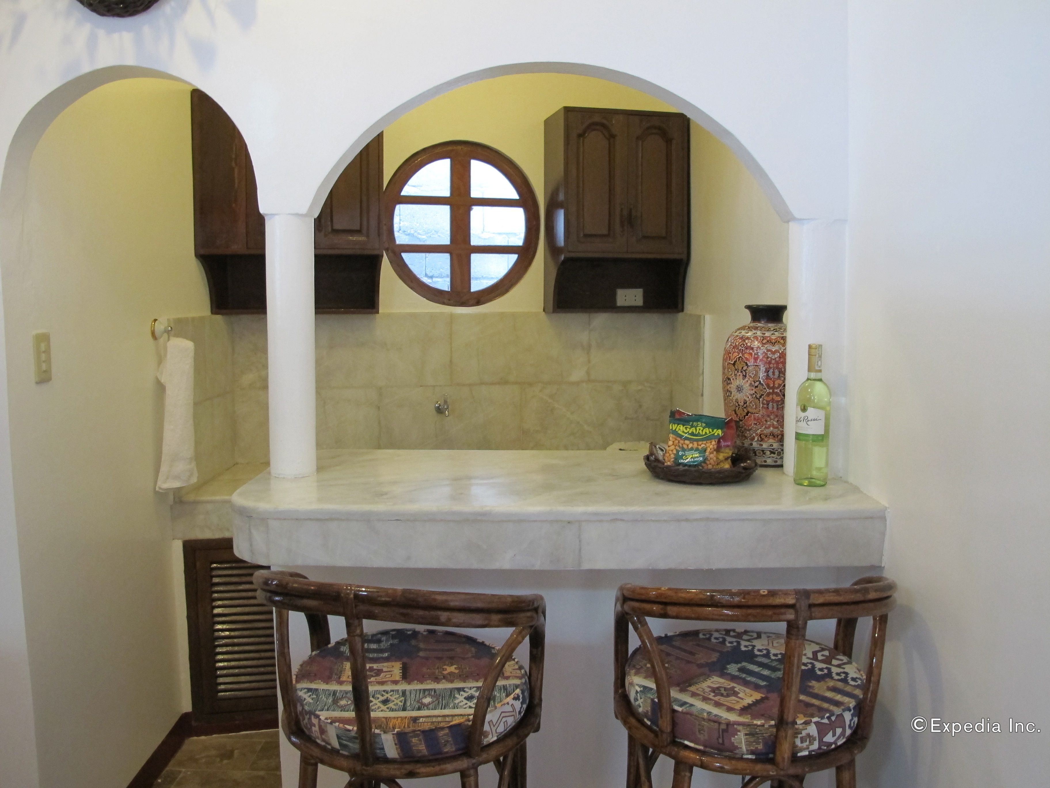 bridal suite | living area | flat-screen tv