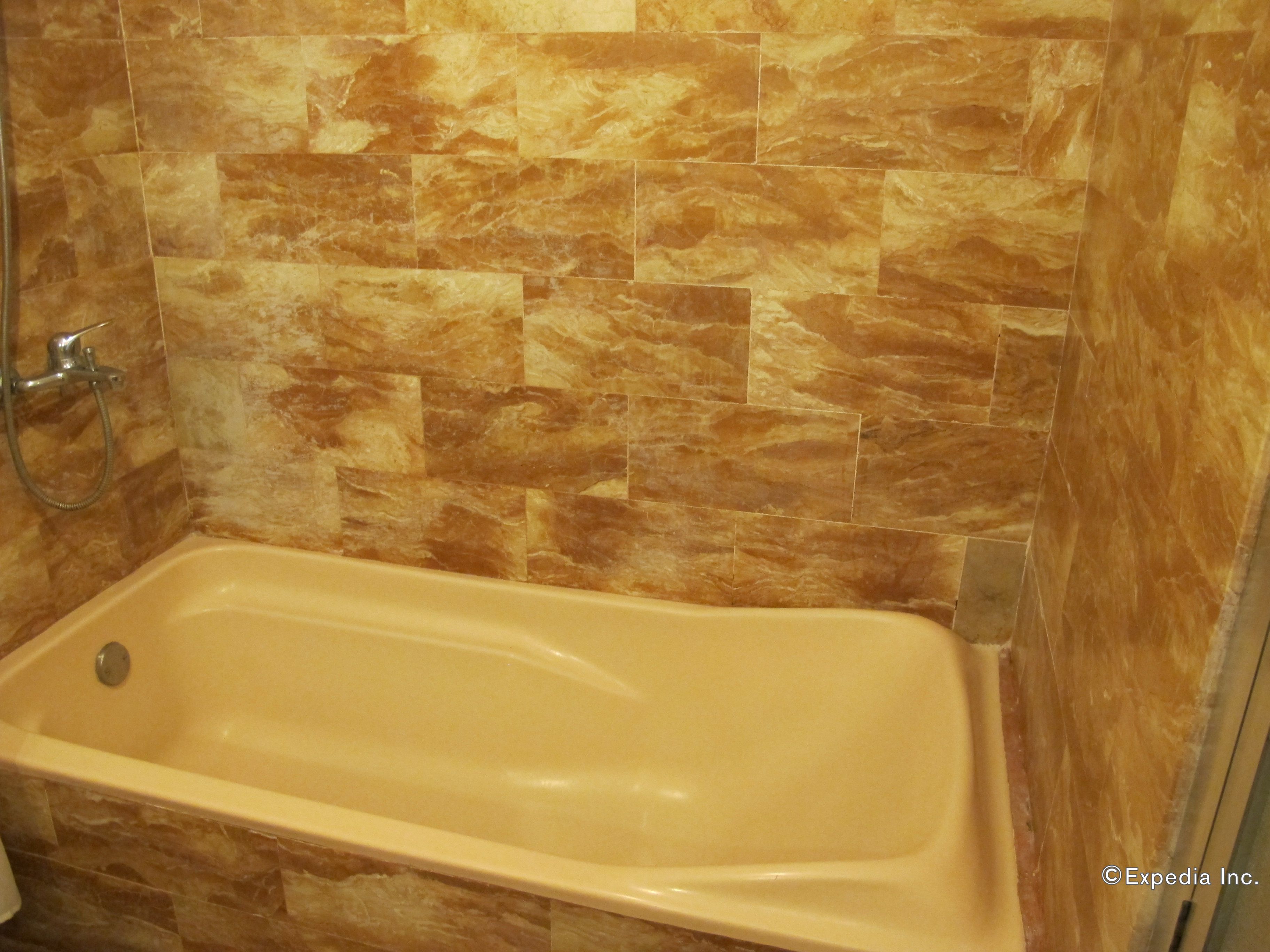 superior double room | deep-soaking bathtub