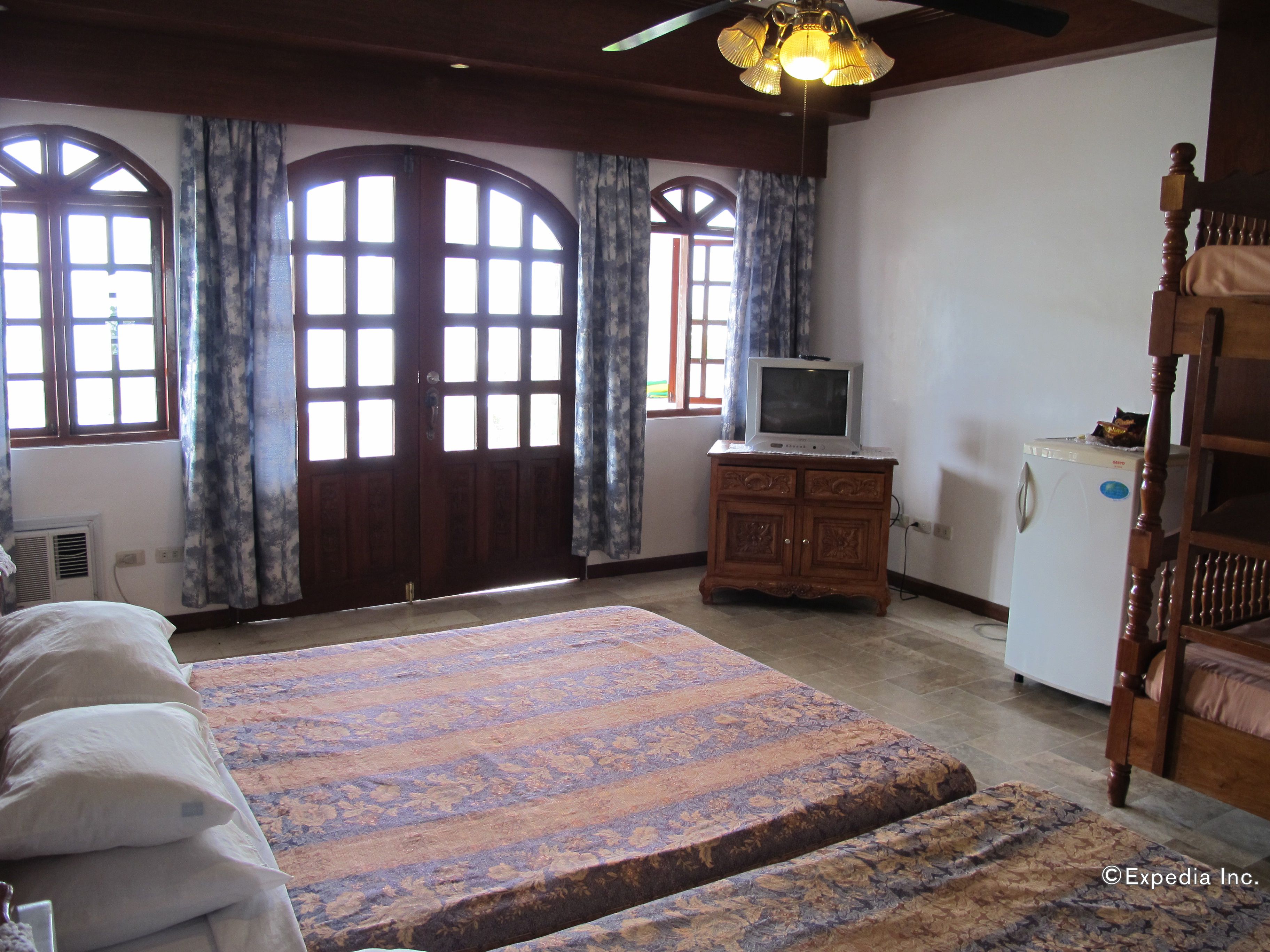 executive family suite | minibar, in-room safe, individually furnished, free cots/infant beds