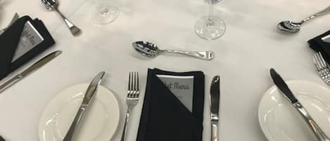 Breakfast, lunch, dinner served; local cuisine, alfresco dining