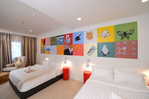 Art Family Deluxe | Individually decorated, individually furnished, desk, free WiFi