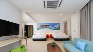 Art Suite Deluxe | Desk, free WiFi, individually decorated, individually furnished - Hotel de Art i-City Shah Alam (Shah Alam)