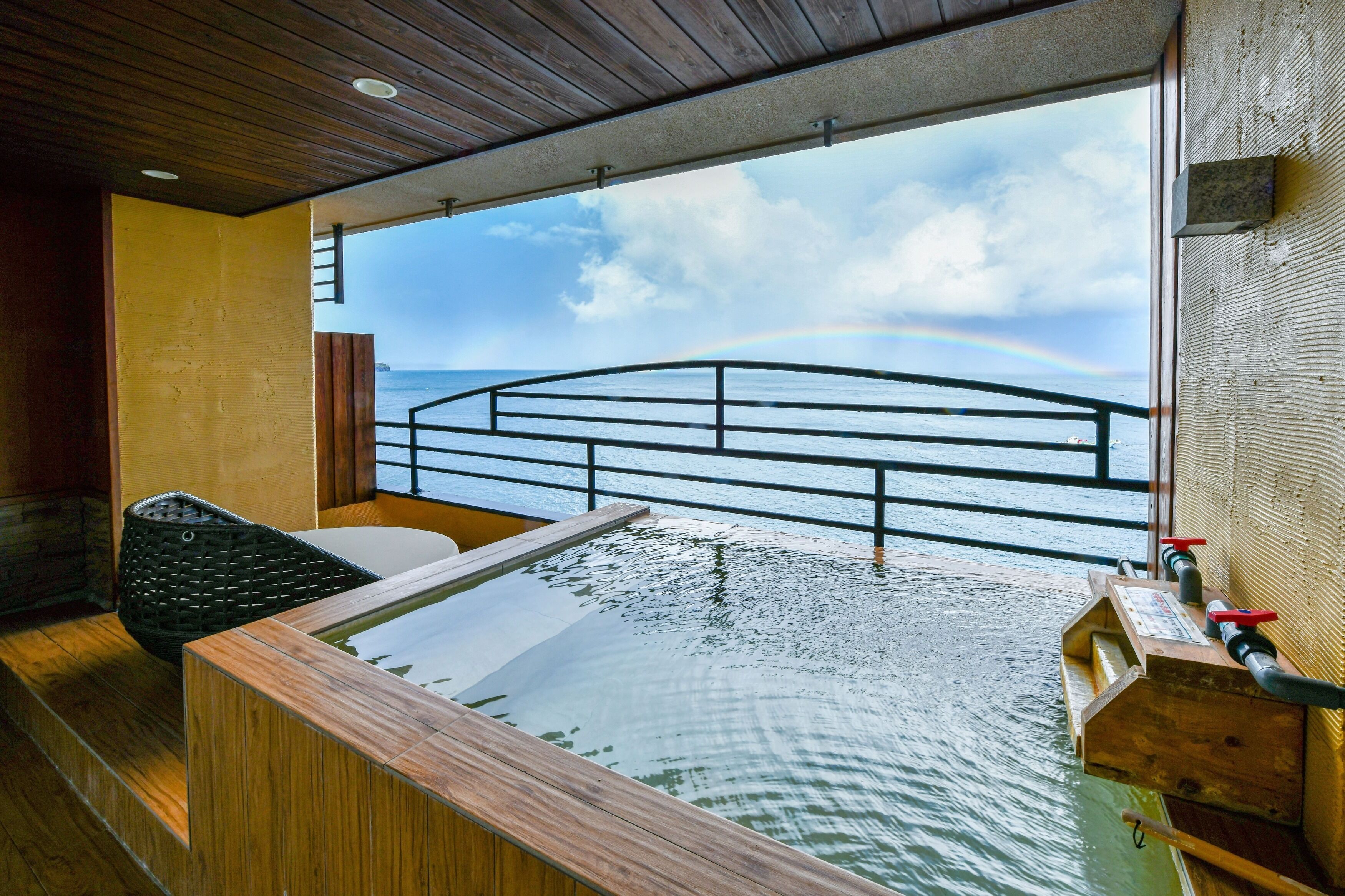 和風クワドラプルルーム | セーフティボックス (室内)、WiFi (無料)