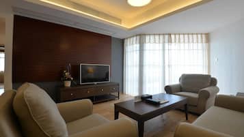 In-room safe, blackout curtains, rollaway beds, free WiFi