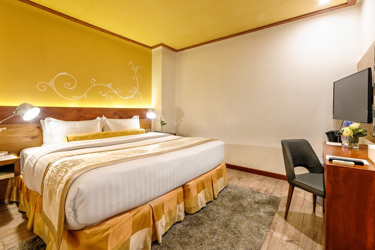 Chambre Deluxe | Coffres-forts dans les chambres, bureau, fer et planche Ă repasser