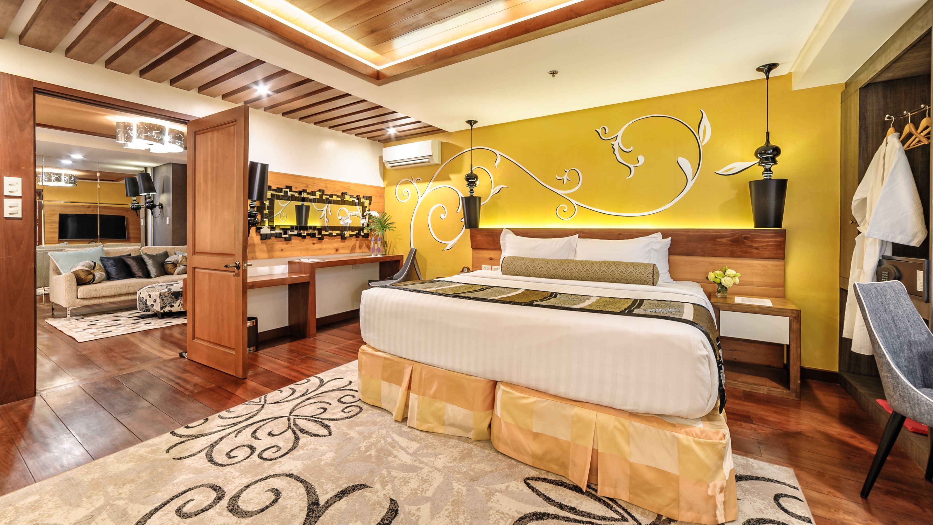 In-room safe, desk, iron/ironing board, free WiFi