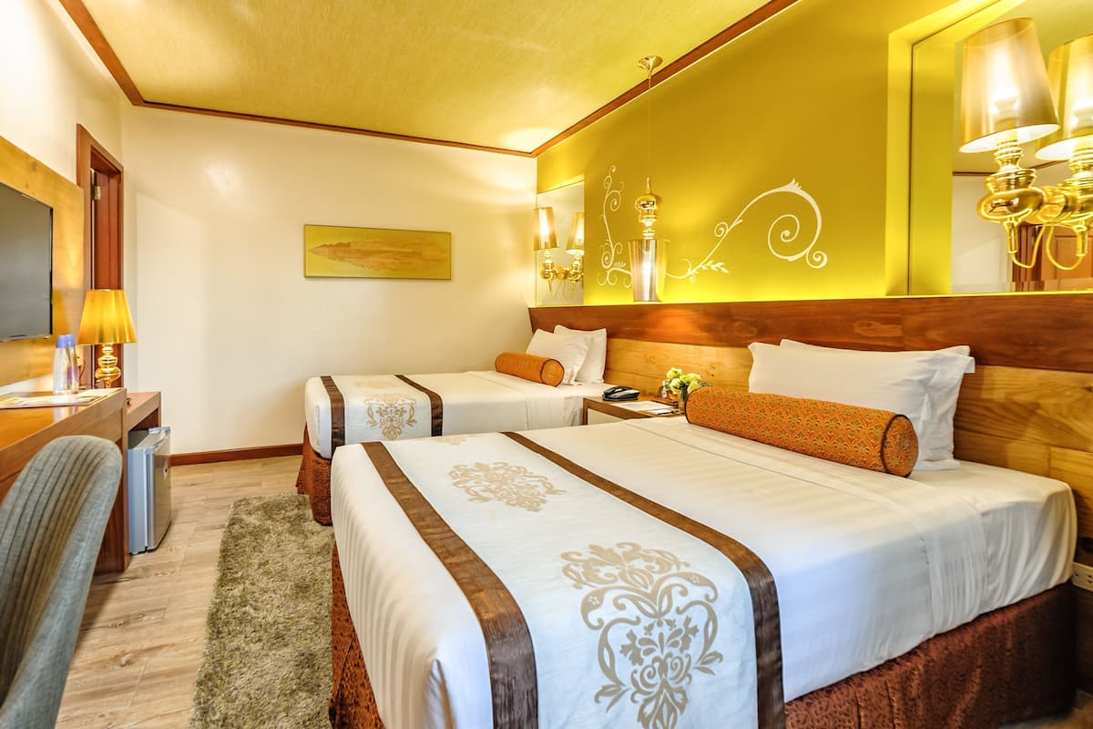 In-room safe, desk, iron/ironing board, free WiFi