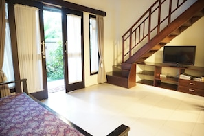 Minibar, in-room safe, desk, soundproofing