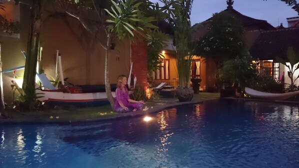 Outdoor pool, pool loungers