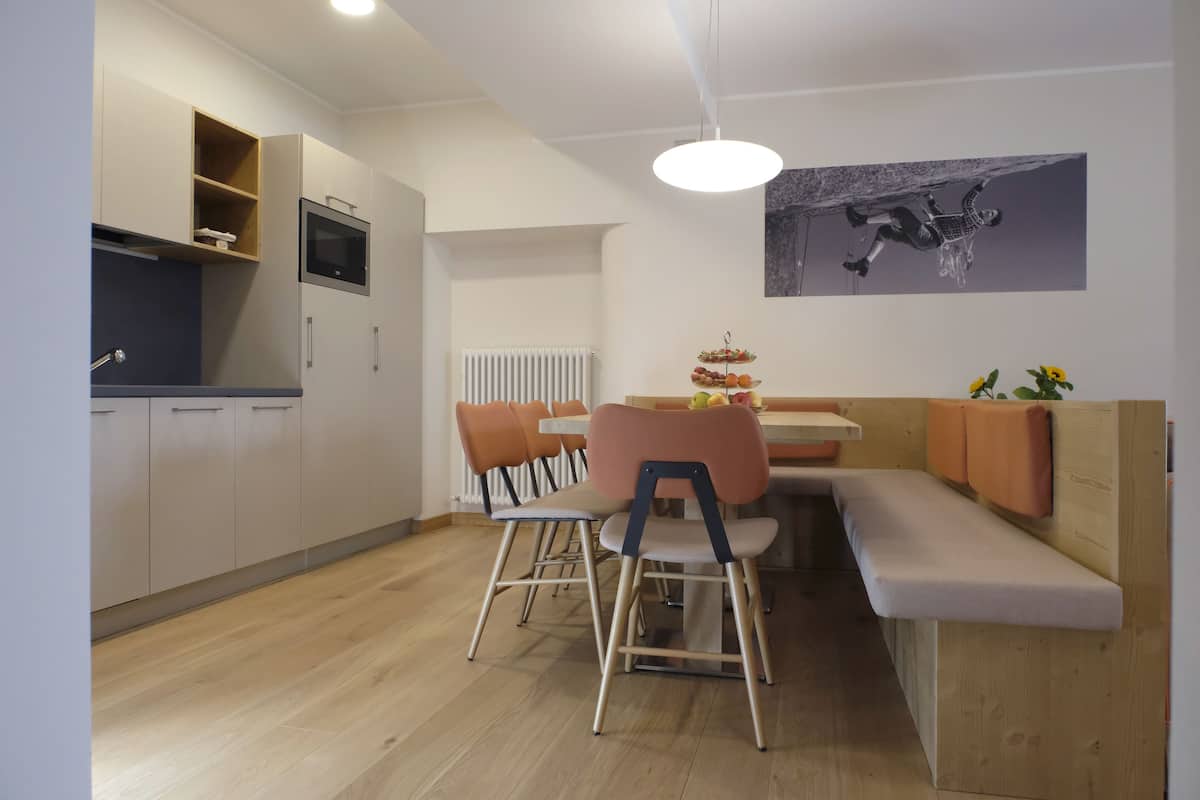 Superior Apartment, 2 Bedrooms, Sauna | Private kitchen | Fridge, microwave, oven, stovetop
