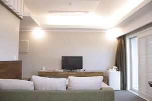 TV, Netflix, streaming services