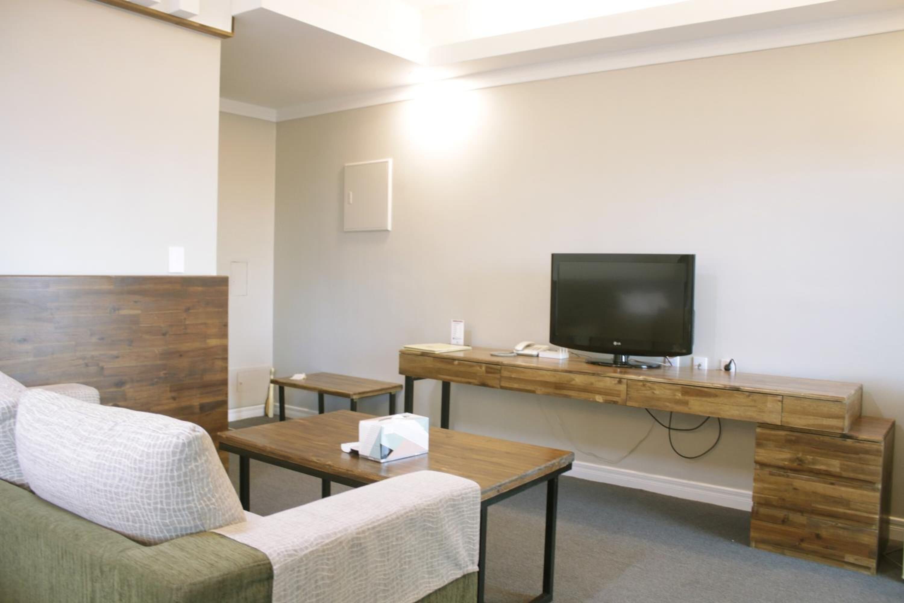 tv, netflix, streaming services