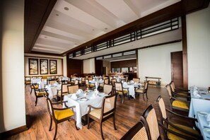 Restaurant - Trivik Hotels & Resorts, Chikmagalur (Chikkamagaluru)