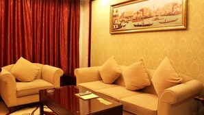 Living room - Vienna Hotel Shenzhen Railway Station (Shenzhen)