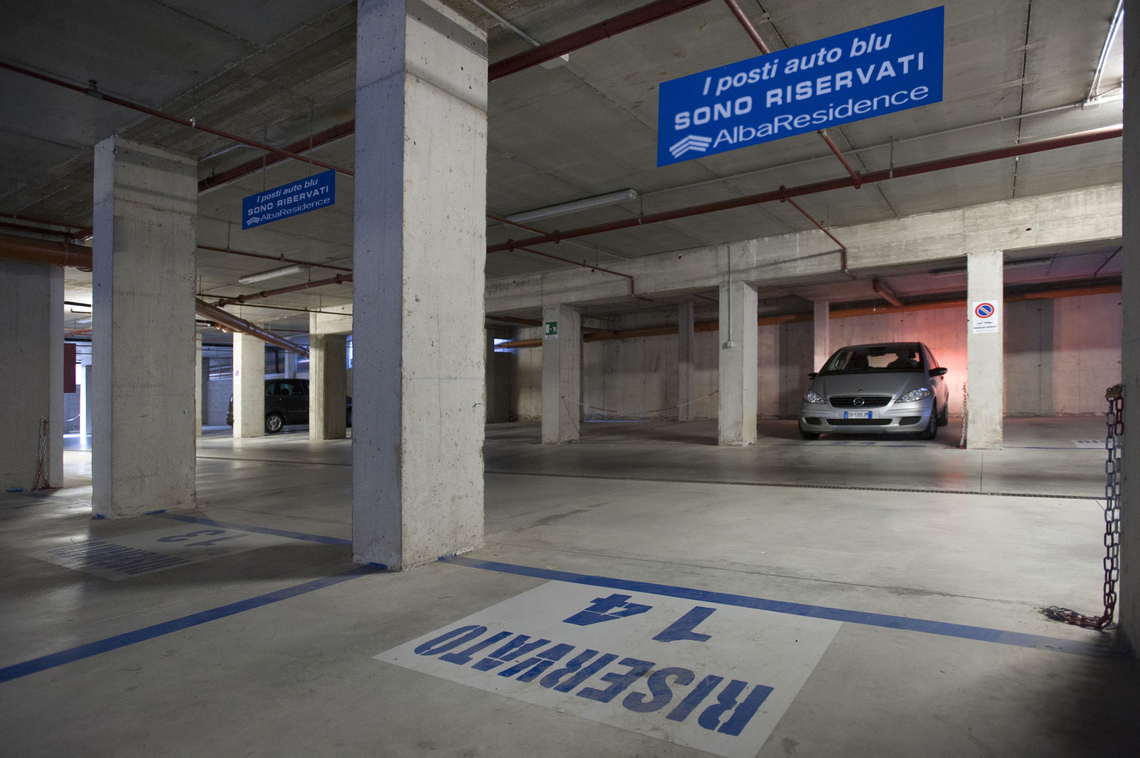 Tempat parkir