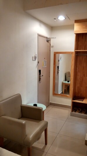 ห้องแฟมิลี่สำหรับสี่ท่าน | บริเวณนั่งเล่น | ทีวีจอแบน 32 นิ้ว พร้อมช่องเคเบิล, ทีวี