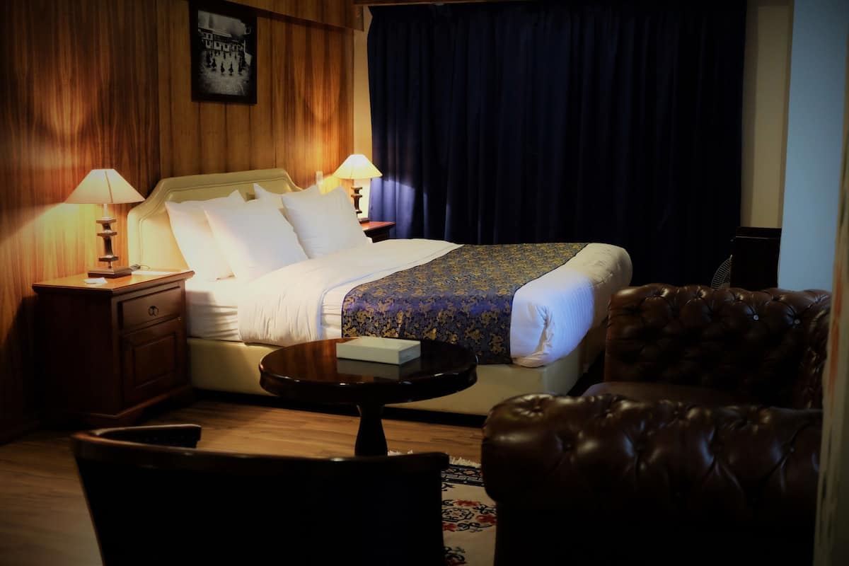 executive room, mountain view | minibar, in-room safe, desk, blackout curtains