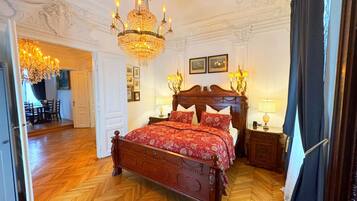 Comfort-Apartment "FREUD" | Premium bedding, down duvets, individually decorated