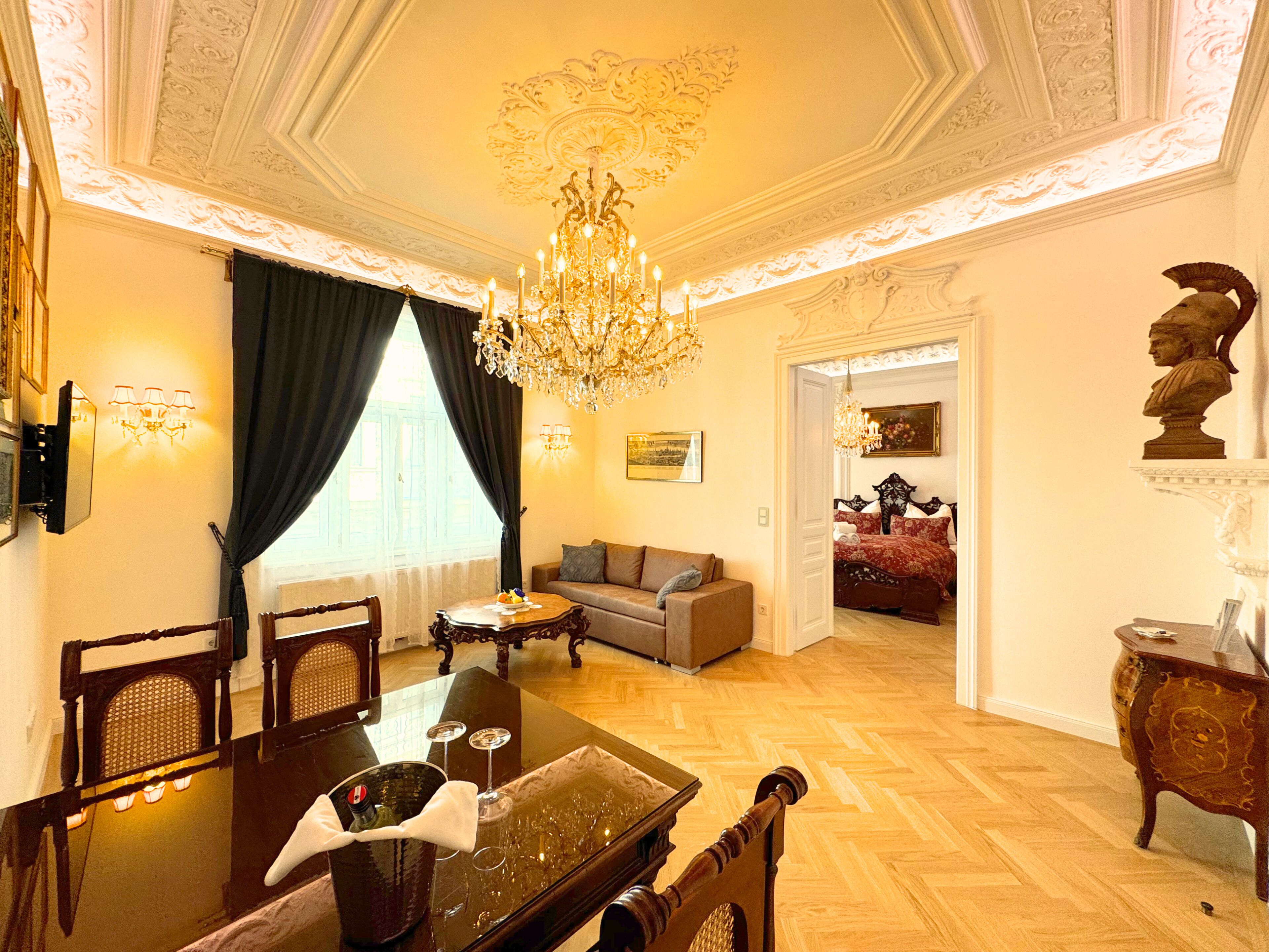 Comfort-Apartment "SISSI" | Living room | 50-inch flat-screen TV with cable channels, TV, video-game console