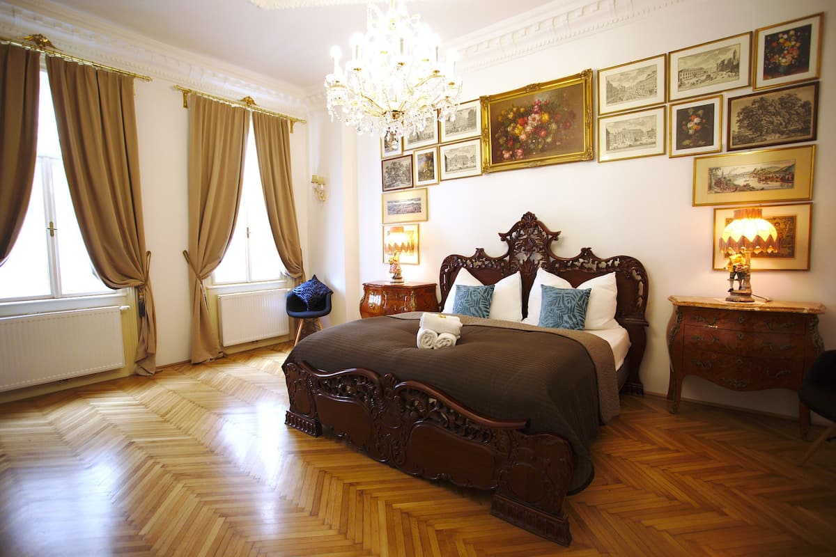 Comfort-Apartment "SISSI" | 1 bedroom, premium bedding, down comforters, individually decorated