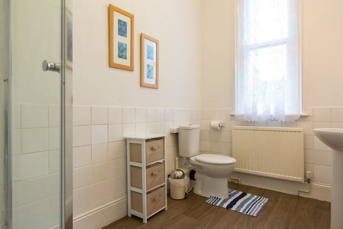 double room, ensuite | bathroom