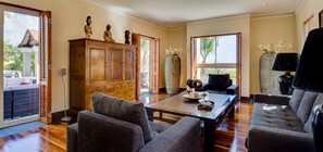 Luxury Villa, 6 Bedrooms, Private Pool, Mountain View | Living room | LED TV, fireplace, pay films