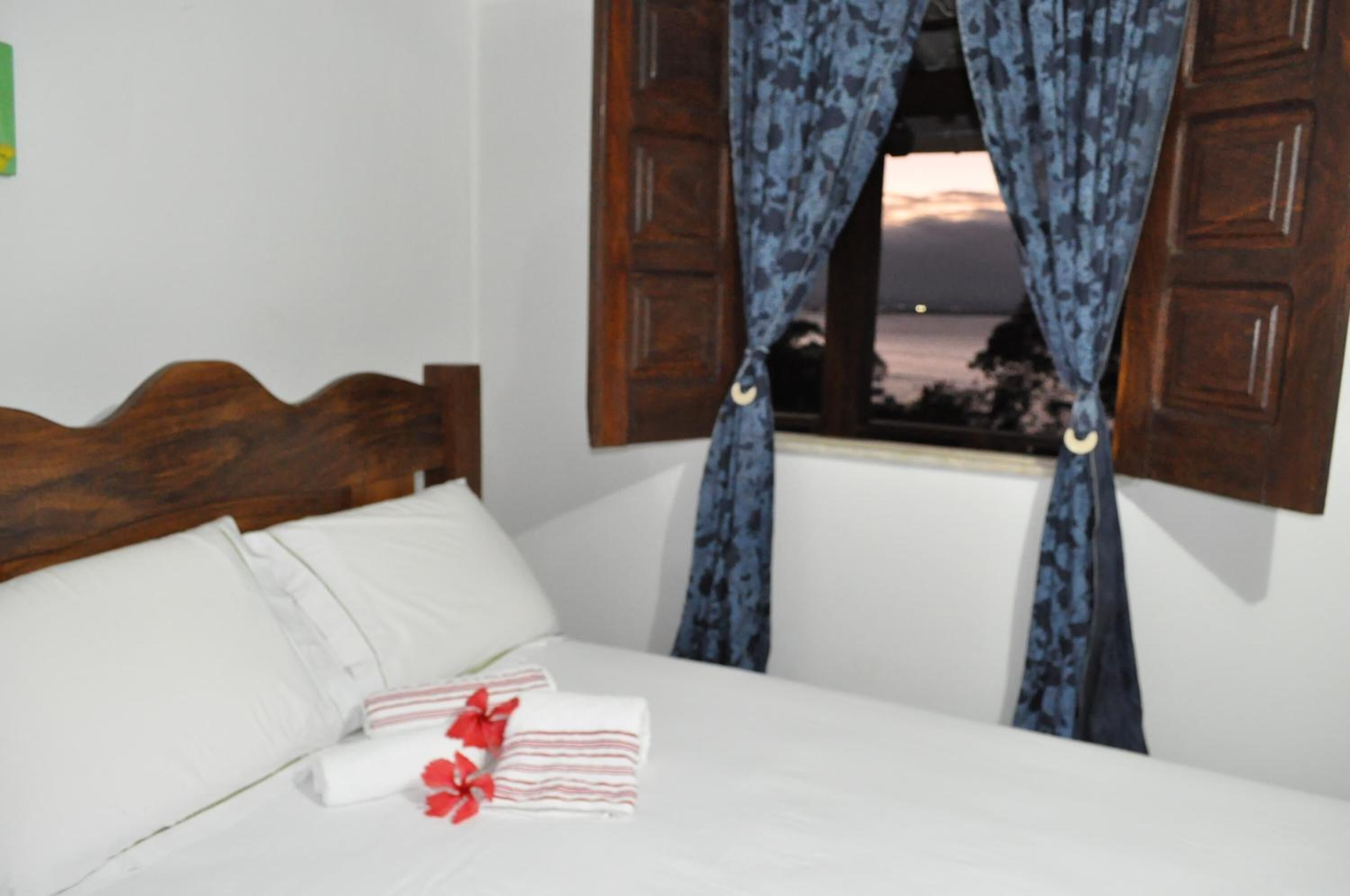 Minibar, desk, free WiFi, bed sheets