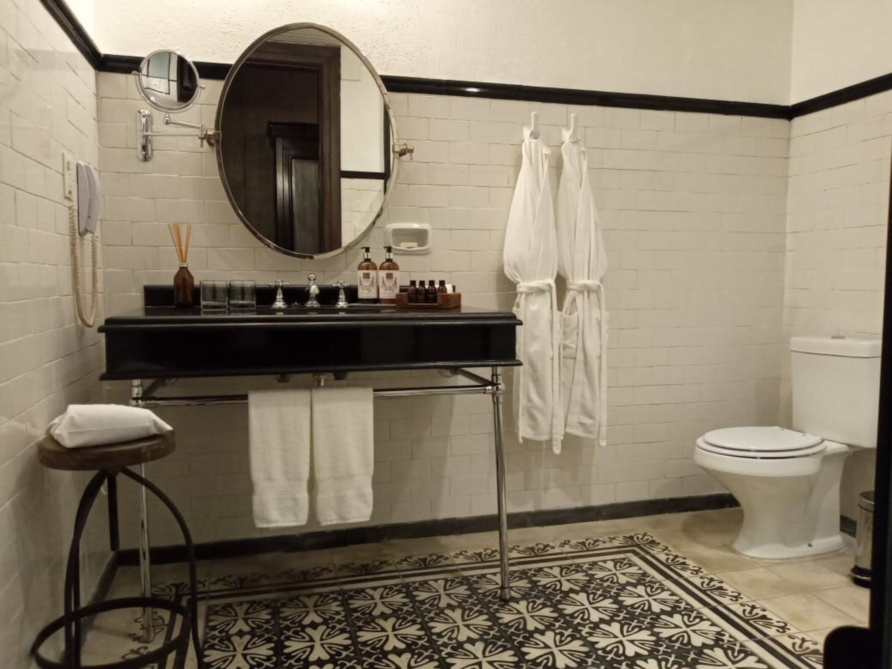 Photo - Factoria Hotel