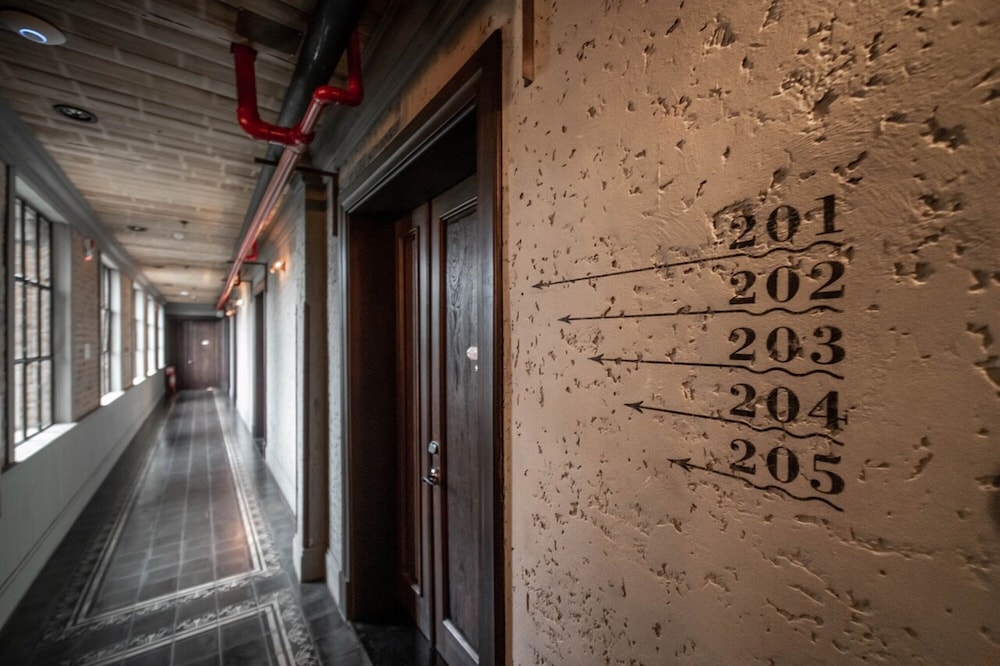 Factoria Hotel by null