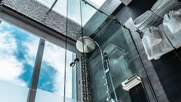 Master King Ocean View Suite with Infinity Pool and Hydro Therapy Jets | Bathroom shower