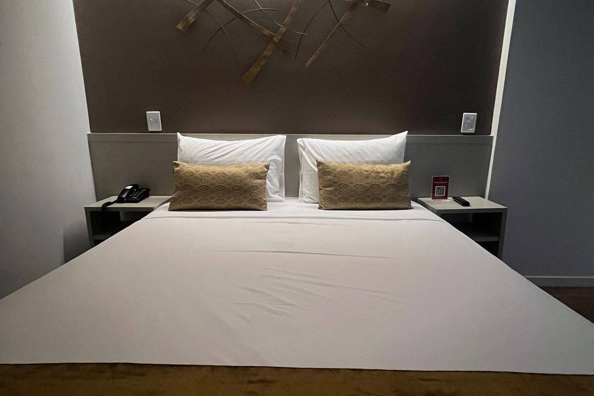 standard double room | 1 bedroom, minibar, in-room safe, desk