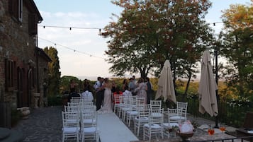 Pemandangan kolam renang