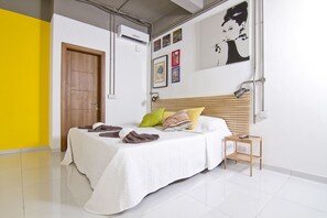 Espaço de trabalho para notebook, cortinas blackout