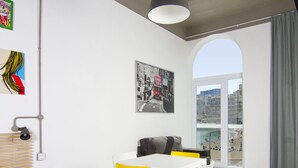 Monolocale, fronte mare (4 people) | Postazione laptop, tende oscuranti, ferro/asse da stiro