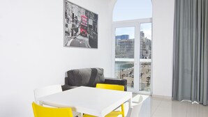 Monolocale, fronte mare (4 people) | Pasti in camera