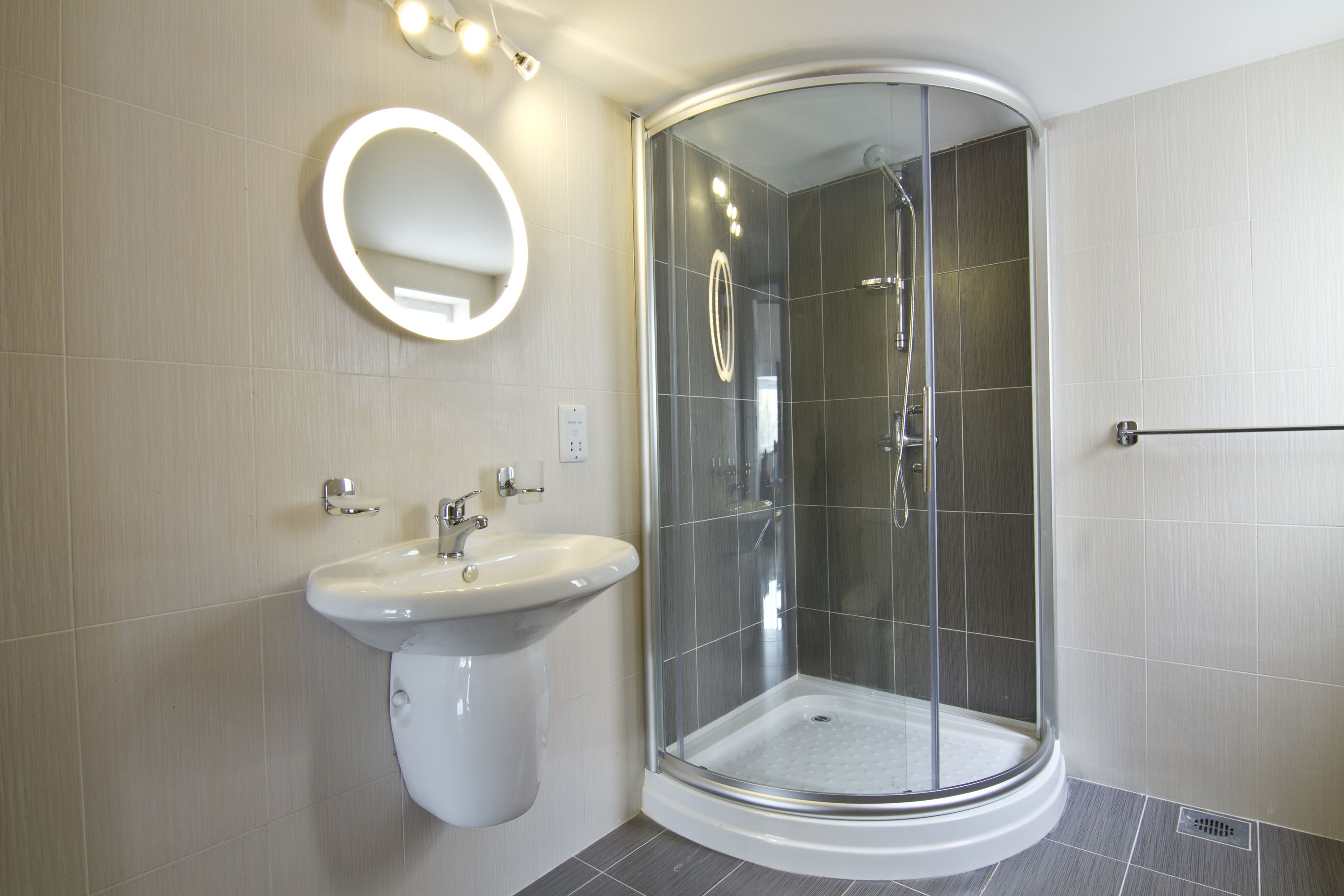 Studio, Garden View (2 people) | Bathroom | Shower, hair dryer, towels