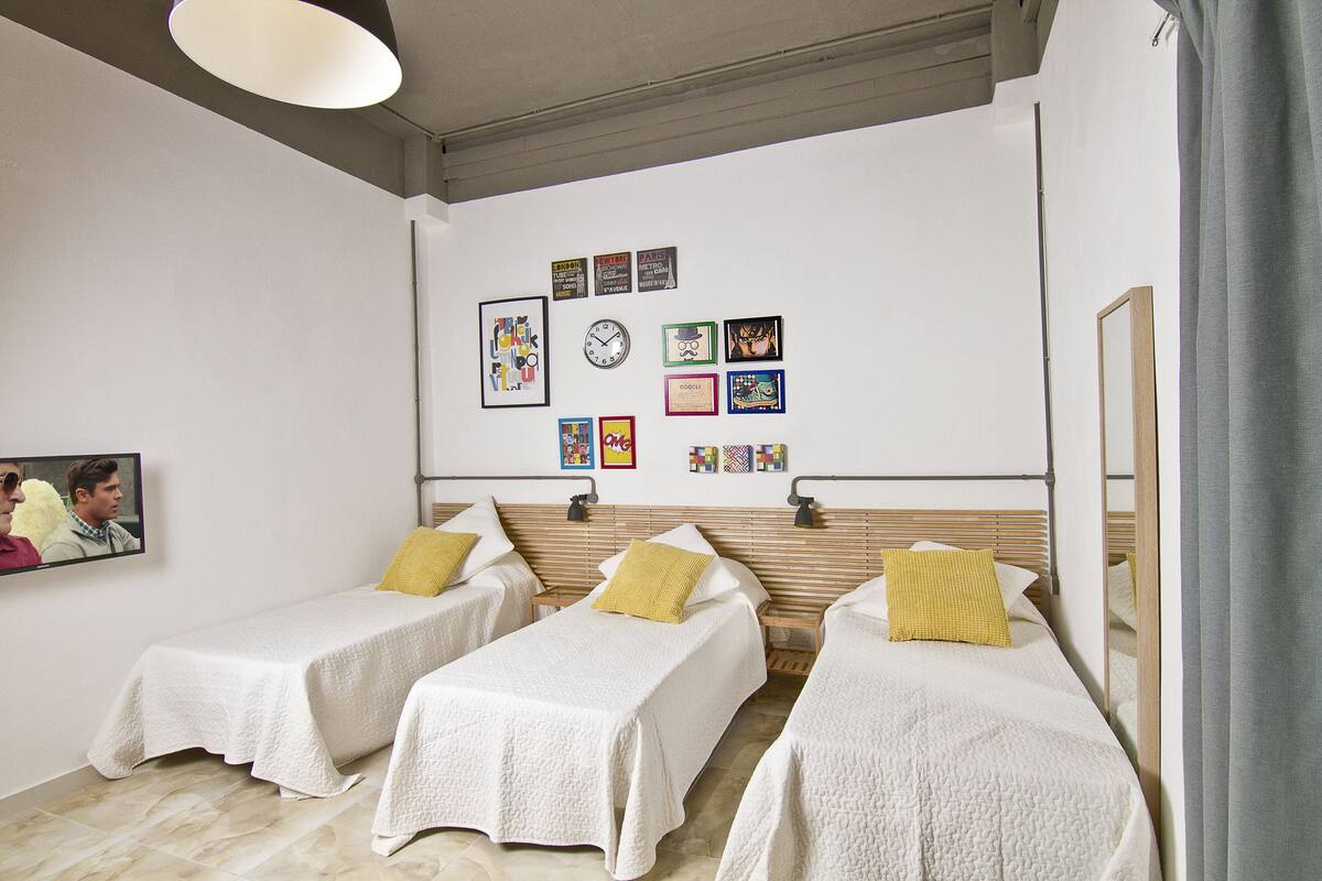 1 Schlafzimmer, laptopgeeigneter Arbeitsplatz, Verdunkelungsvorhänge