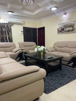 Business Apartment, 3 Bedrooms | Living area | Flat-screen TV - Western Sun International Hotel & Events Centre (Ede)